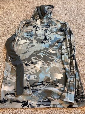 Under Armour Men's Camo Hooded Sun Protection Long Sleeve -
